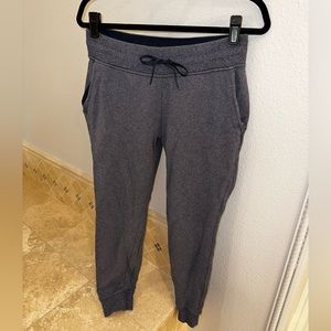 Lululemon Scuba Joggers size 8